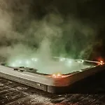 Adurbuy Avec Jacuzzi Villa