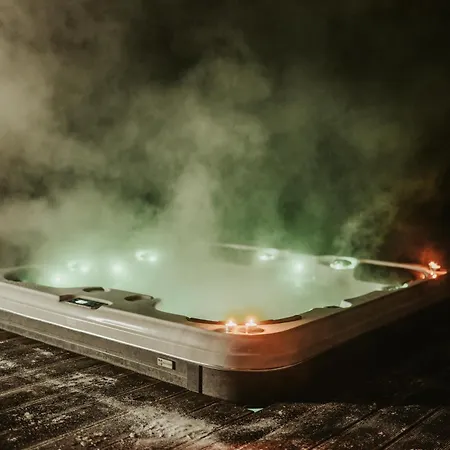 Adurbuy Avec Jacuzzi Villa